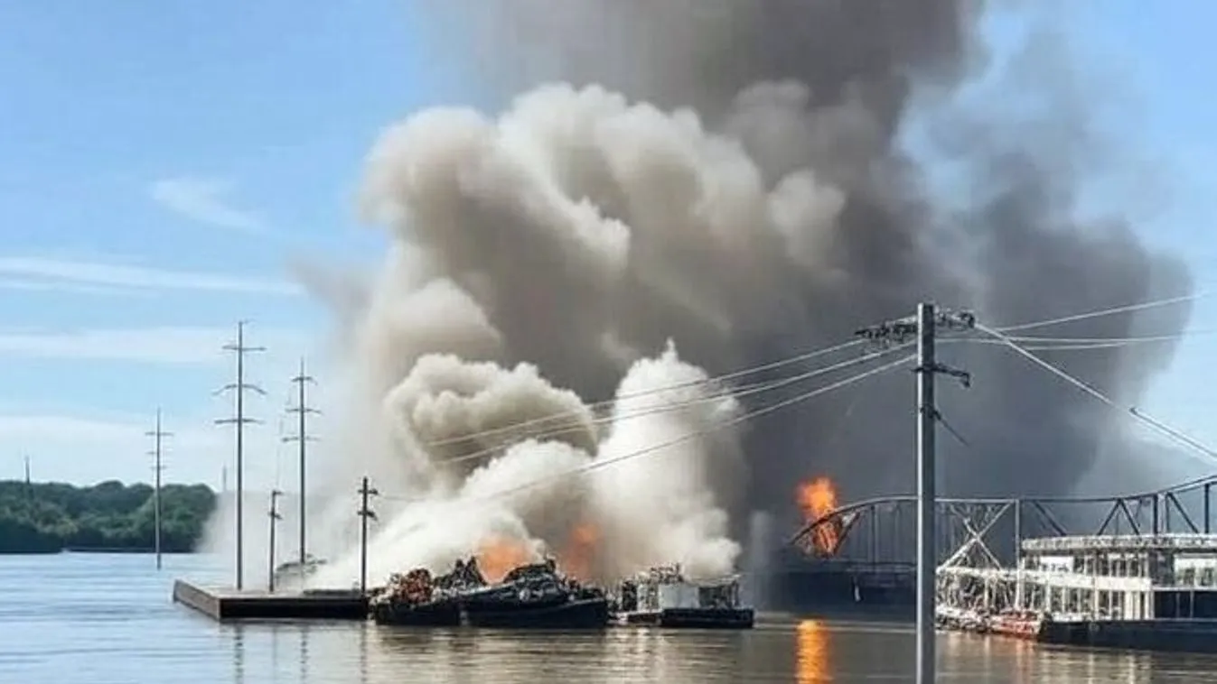 Tragédia a Mississippi folyón: helikopter csapódott bárkába