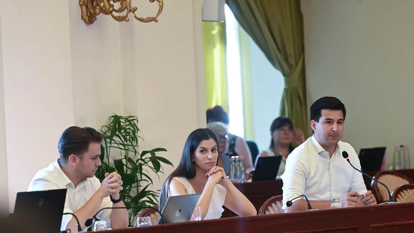 Szentkirályi Alexandra szerint rendkívül súlyos felelőtlenség hogy elhanyagoltak a BKV buszai + videó