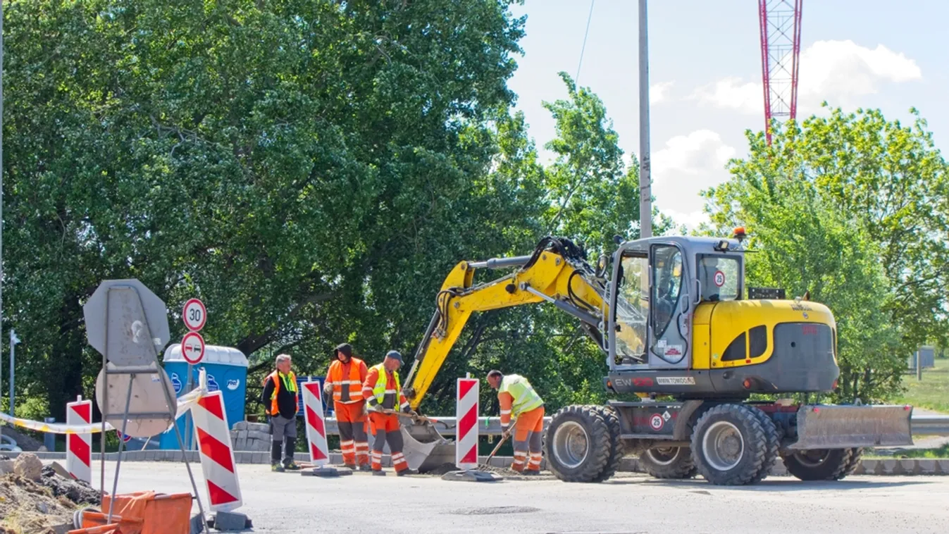 Lázár János: Most rendeltem meg egy száz milliárdos útfejlesztést