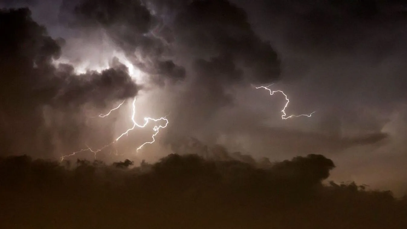 Szaharai por és záporok zárják a hetet