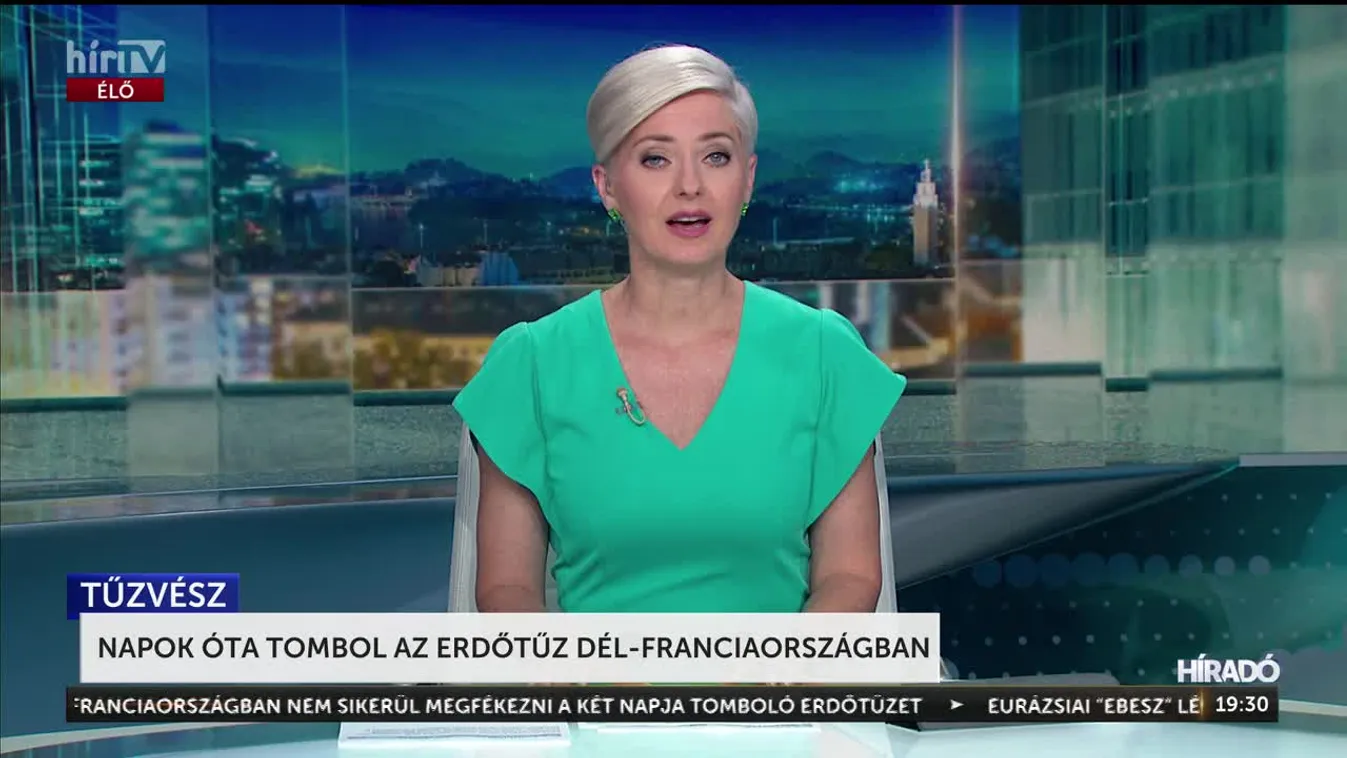 NAPOK ÓTA TOMBOL AZ ERDŐTŰZ DÉL-FRANCIAORSZÁGBAN