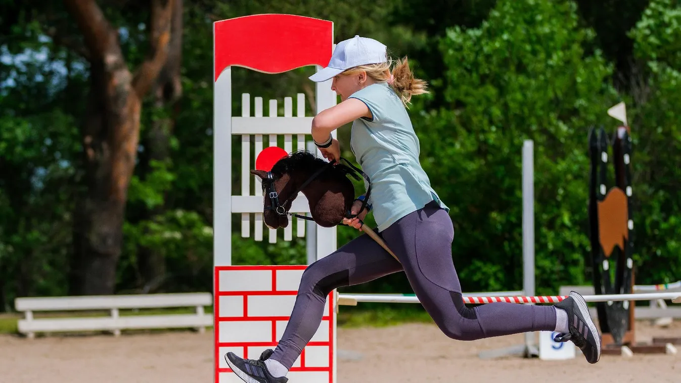 Bayer Zsolt: Takarítsátok el az összeset, míg nem késő!