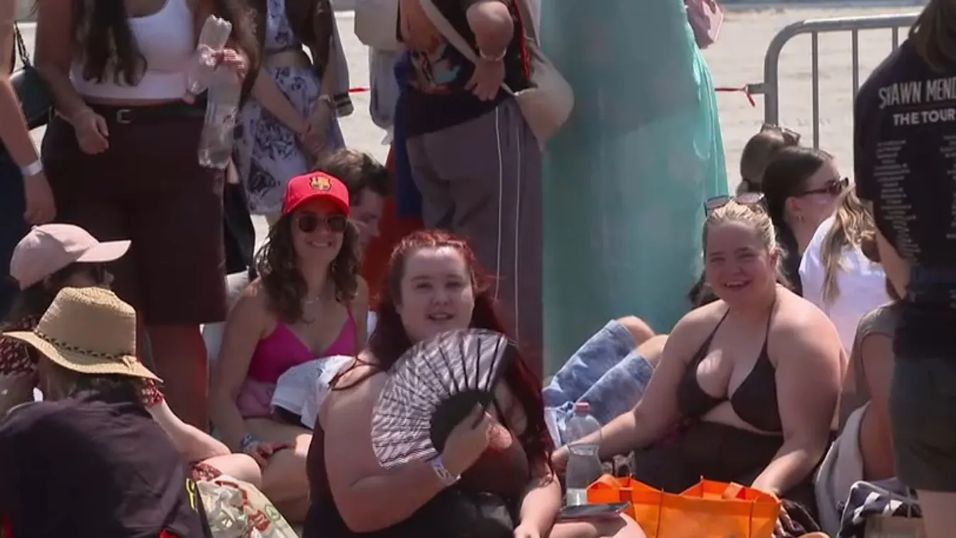 Kilenc óra várakozás a tűző napon egy koncertért  + videó