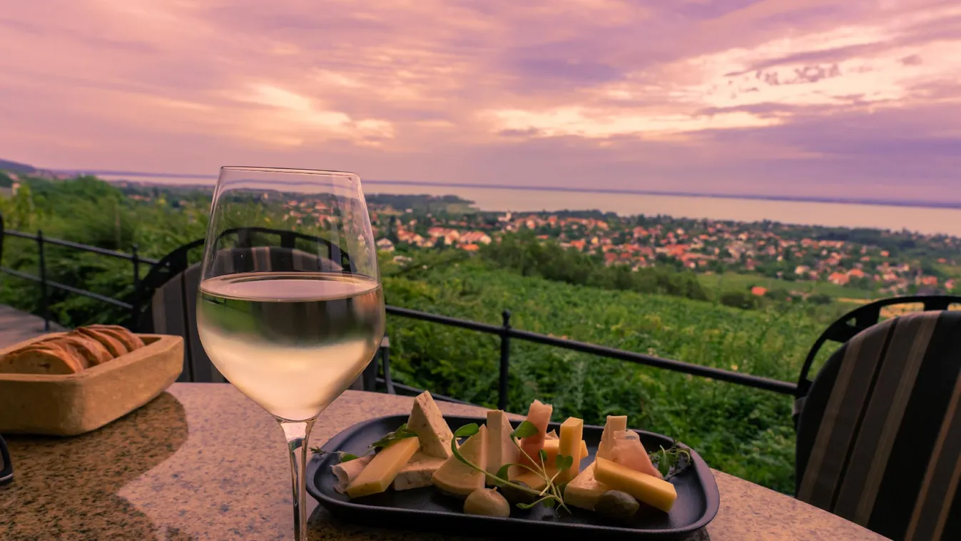 Nem zárt be a Balaton augusztus 20. után