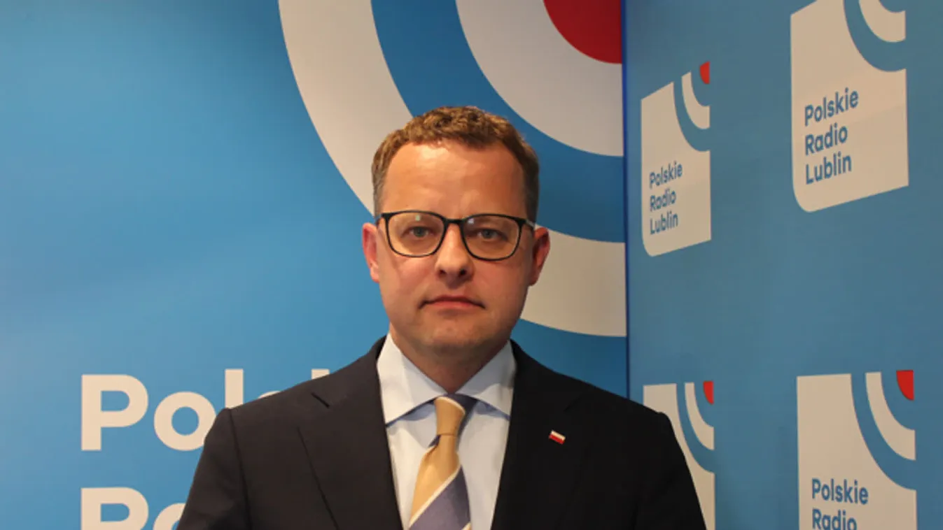 Marcin Romanowski: Alkotmányos puccs zajlik Lengyelországban, Brüsszel pedig hallgat