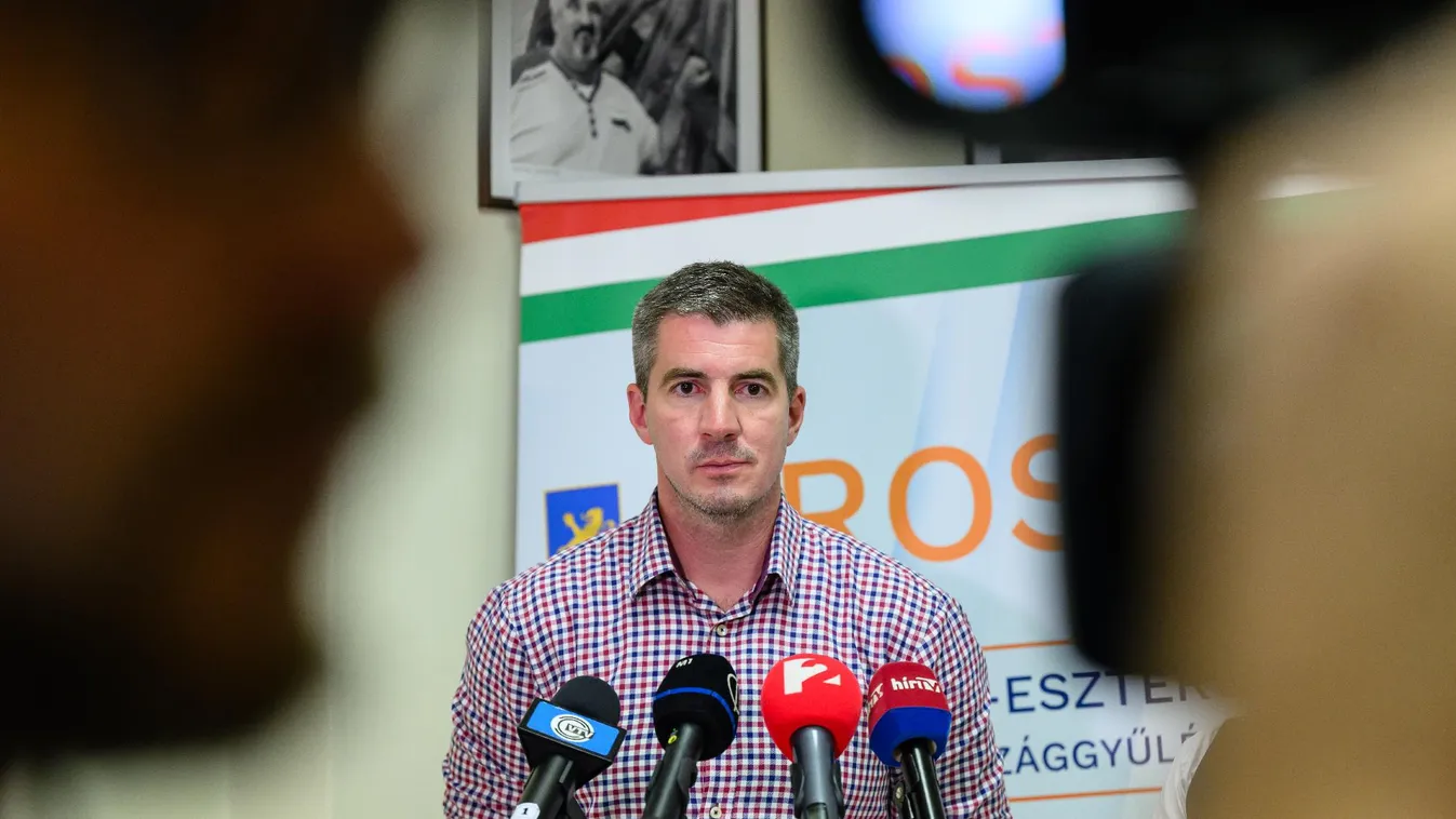 Kocsis Máté DPK csoportjában humorral harcolnak a liberális álhírgyárak és Magyar Péter otromba hazugságai ellen