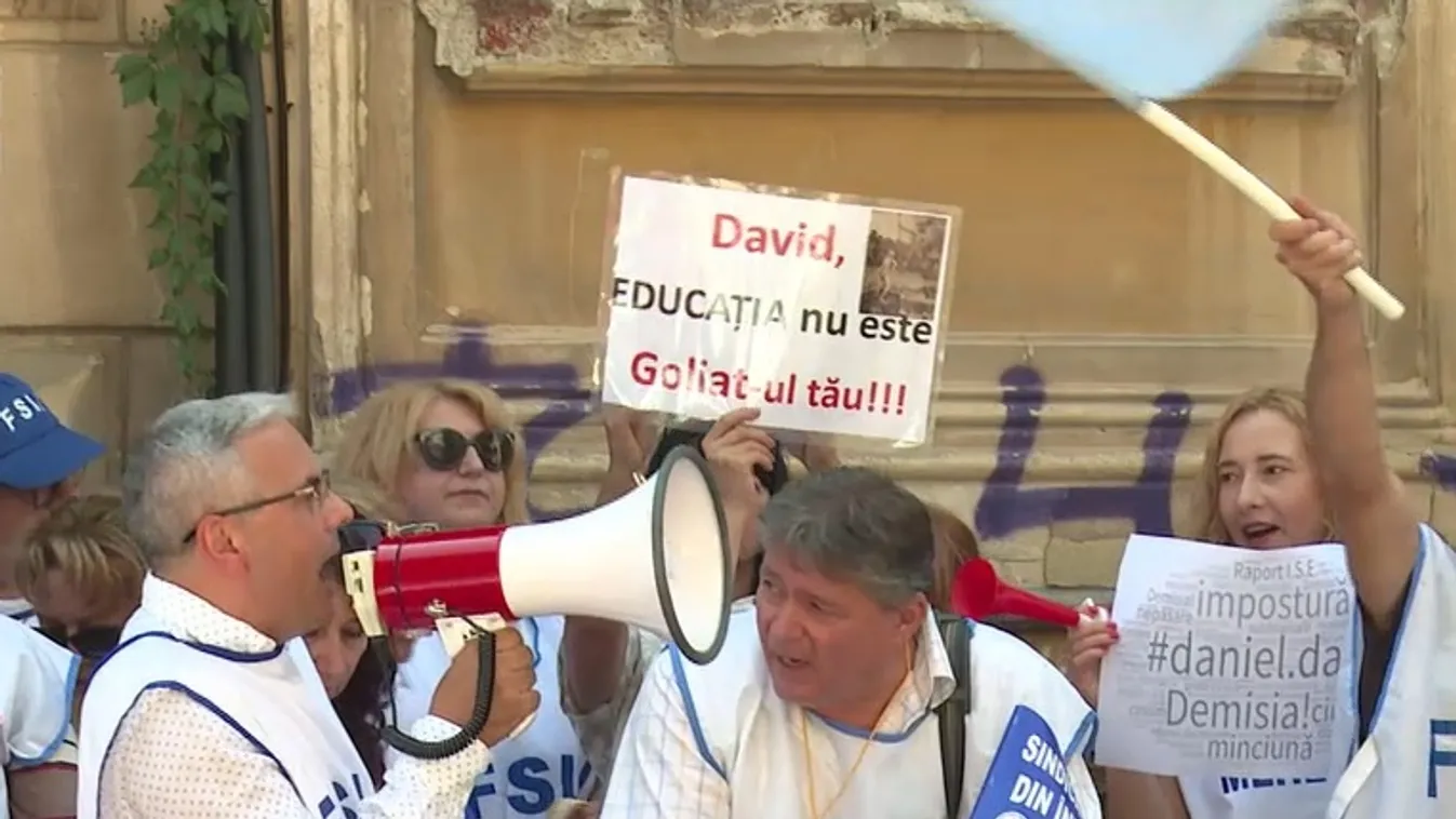Újra tüntetnek a tanárok Bukarestben az adóemelés és fizetéscsökkentés ellen  + videó