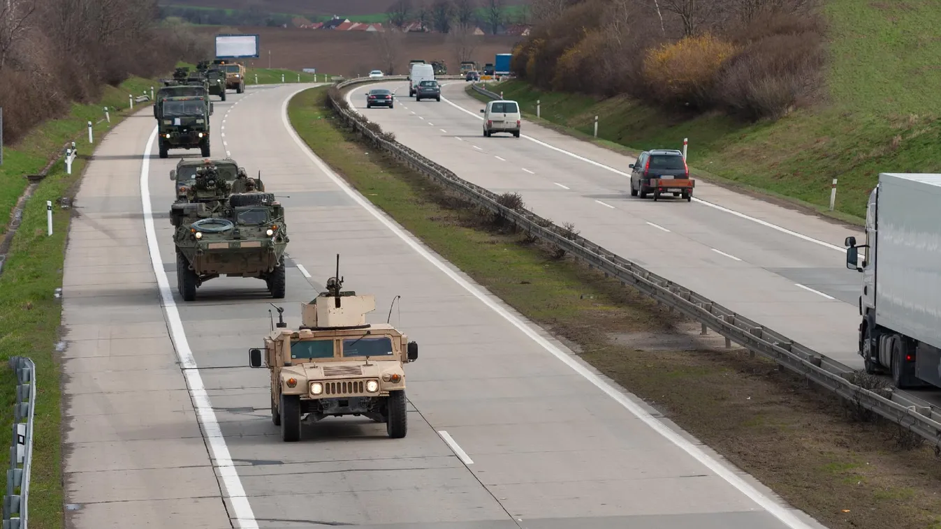 Figyelem: külföldi katonai konvoj halad át Magyarországon