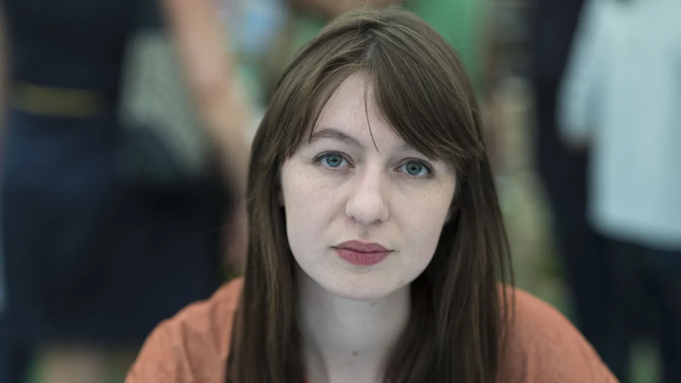 Letartóztathatják a világhírű írónőt