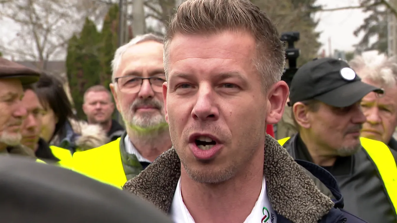 Magyar Péter szimpatizánsaival az újságírókat fenyegeti utcafórumain + videó