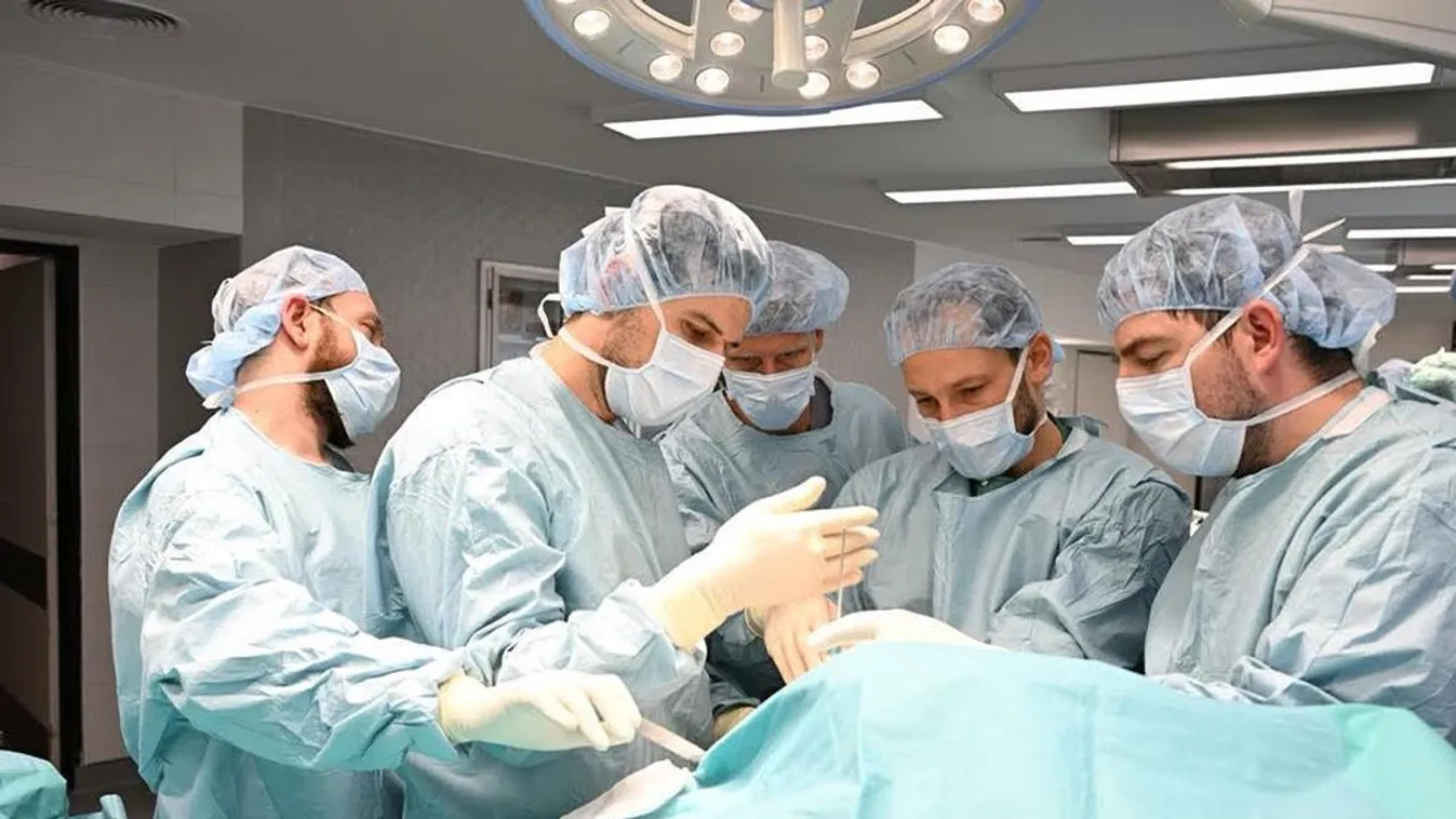 Új műtéti megoldásokkal válhat fájdalommentessé a vállprobléma