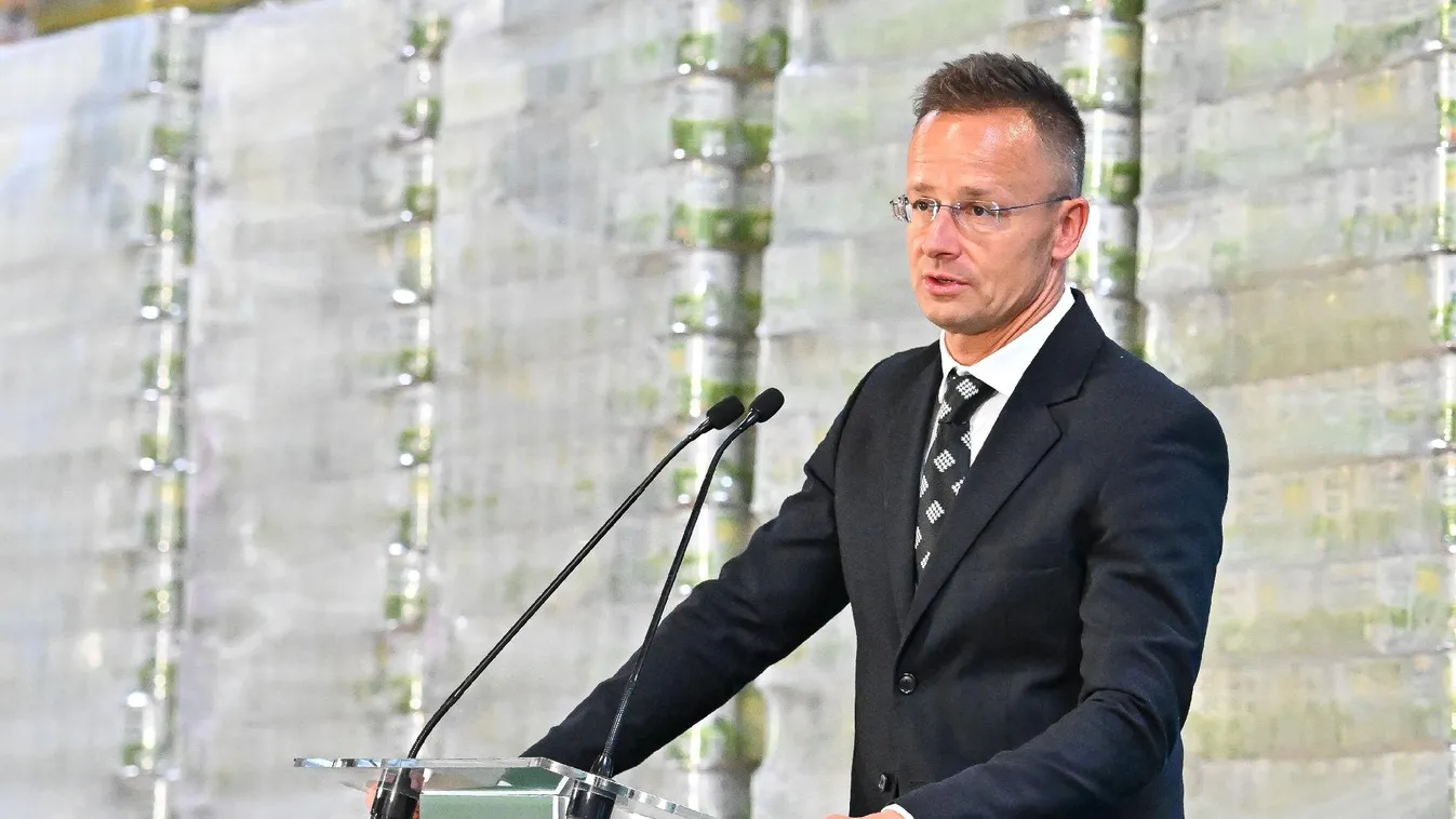 Szijjártó Péter: hat magyar konzul és folyamatos ügyelet segíti a magyar szurkolókat Dublinban + videó