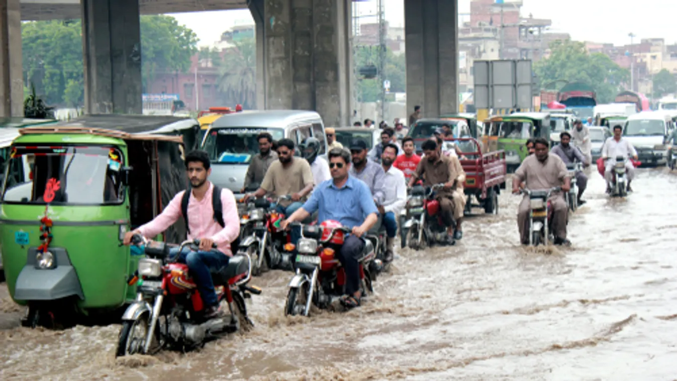 Ismét több száz ezer embert evakuáltak Pakisztánban árvízveszély miatt