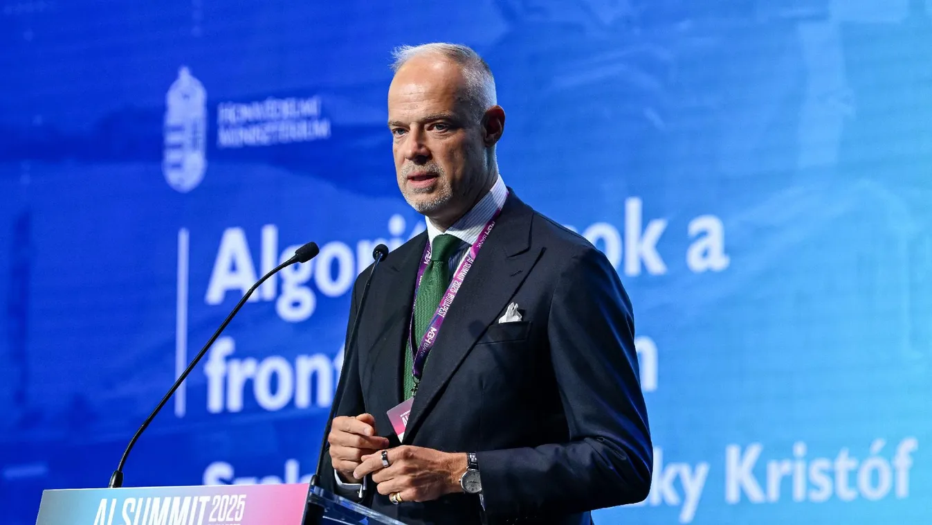 Szalay-Bobrovniczky Kristóf: békét az erő ad, erőt az ész