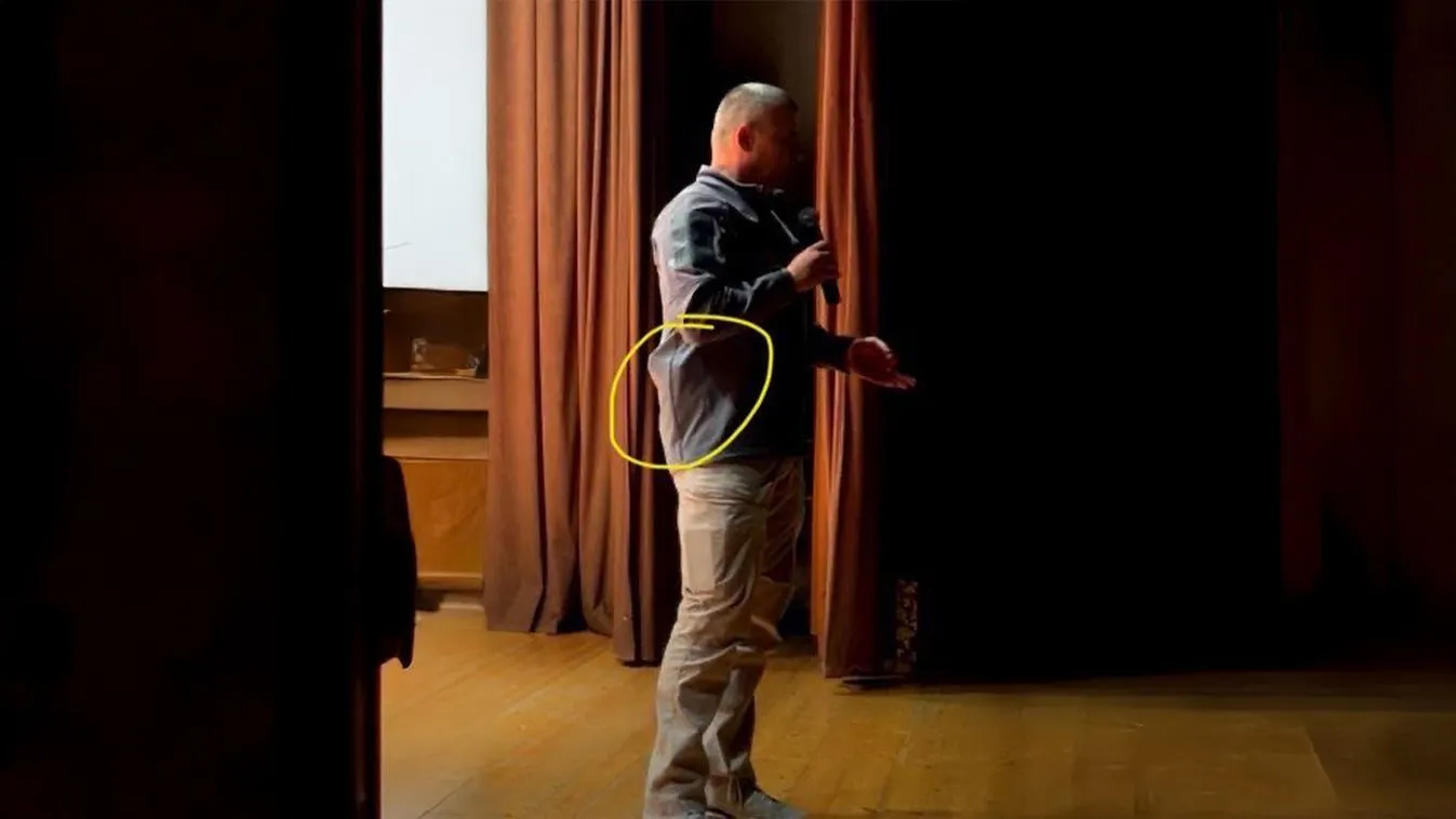 Beazonosították a Ruszin-Szendi Romolusznál egy Tisza-rendezvényen tartott fegyvert + videó