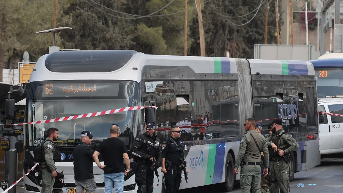 Civileket gyilkoltak palesztin terroristák a reggeli csúcsforgalomban