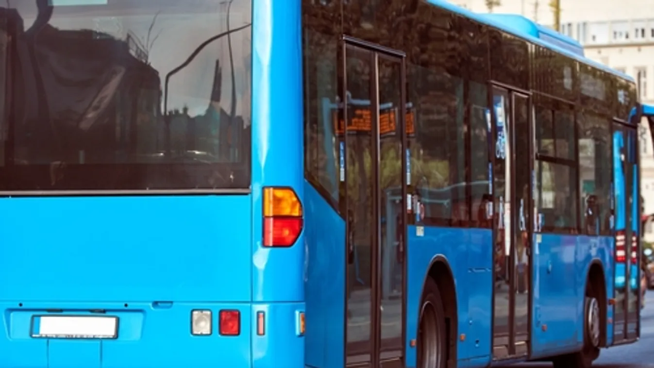 Diáklányt fogdosott a buszon egy férfi a fővárosban, de nem úszta meg a zaklató
