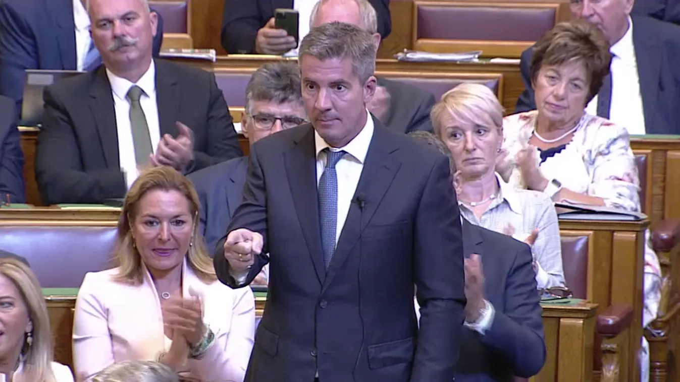 Kocsis Máté a földbe döngölte a baloldali ellenzéket a parlamenti patkóban + videó