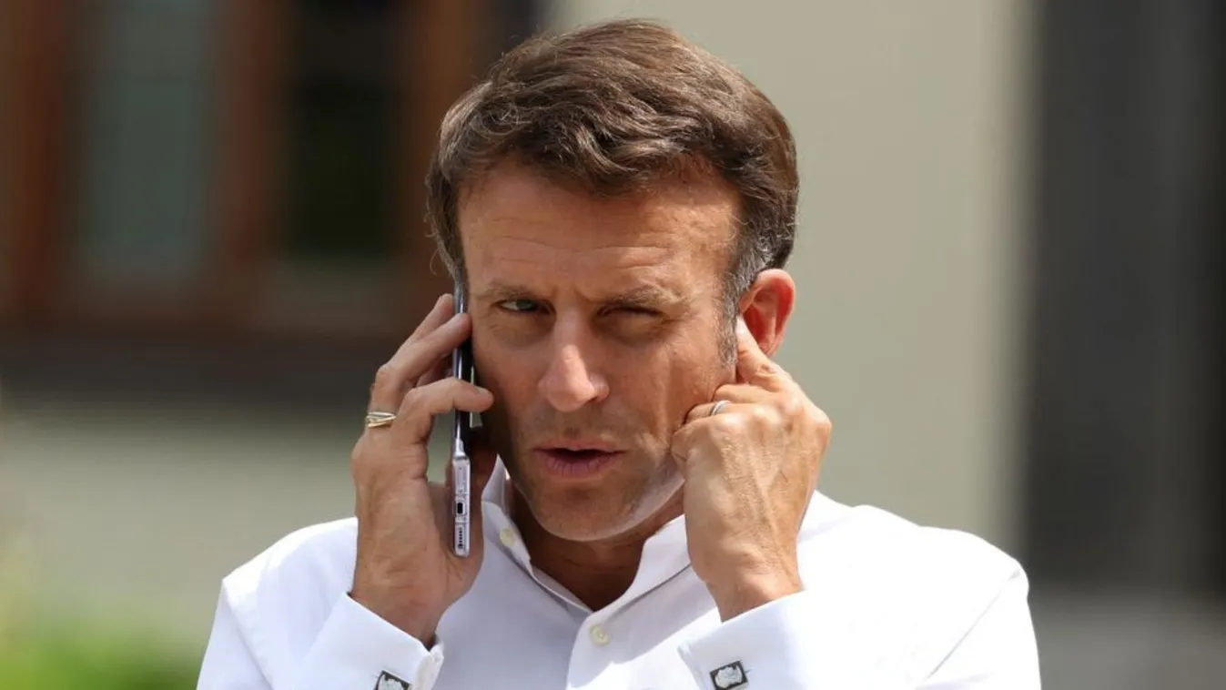 Macron New York szégyene: rendőrök alázzák meg a francia királyfit Trump miatt – videón a nevetséges bukta