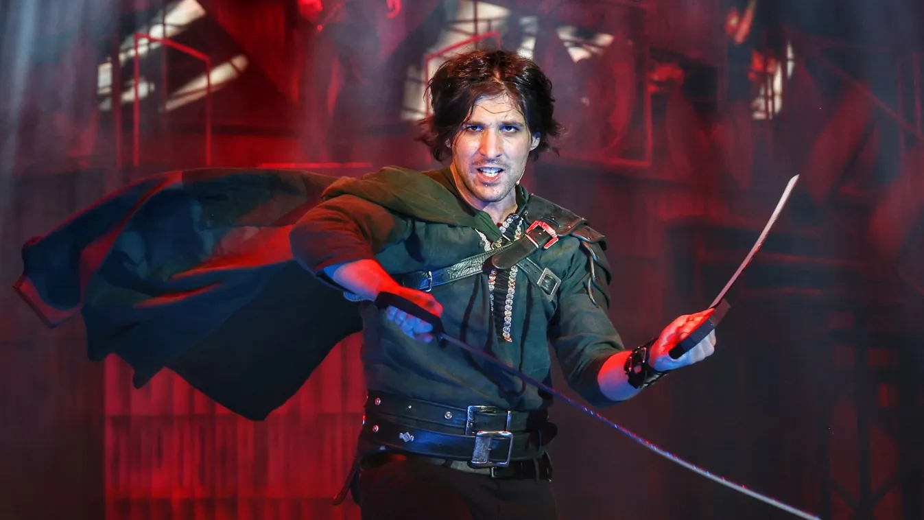 Ember Márk vezetésével állótapssal ünnepelte a közönség a musicalszínházként újjászületett Erkelt