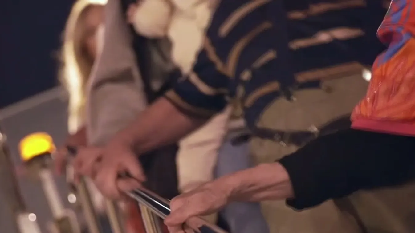 87 magyart menekítettek ki Izraelből  + videó