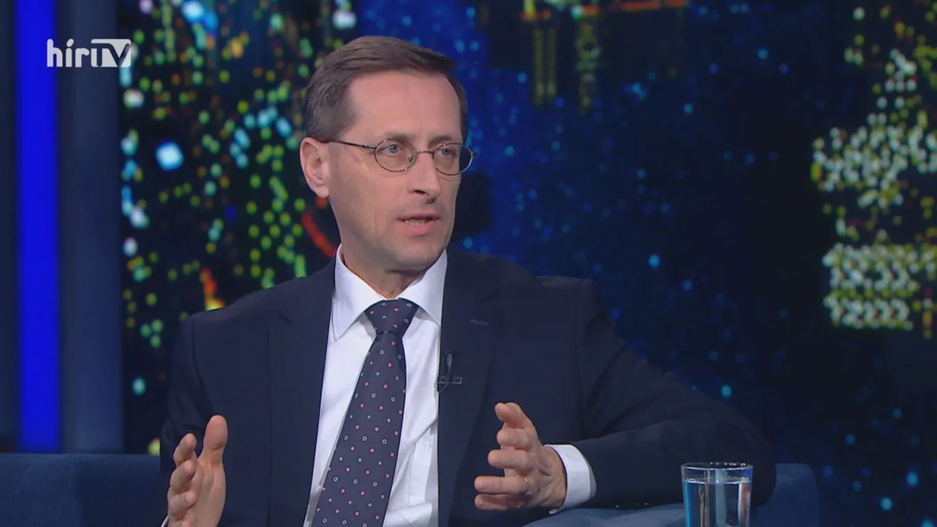 Varga Mihály: Segíteni kell az embereket abban, hogy a munkán keresztül tudjanak boldogulni