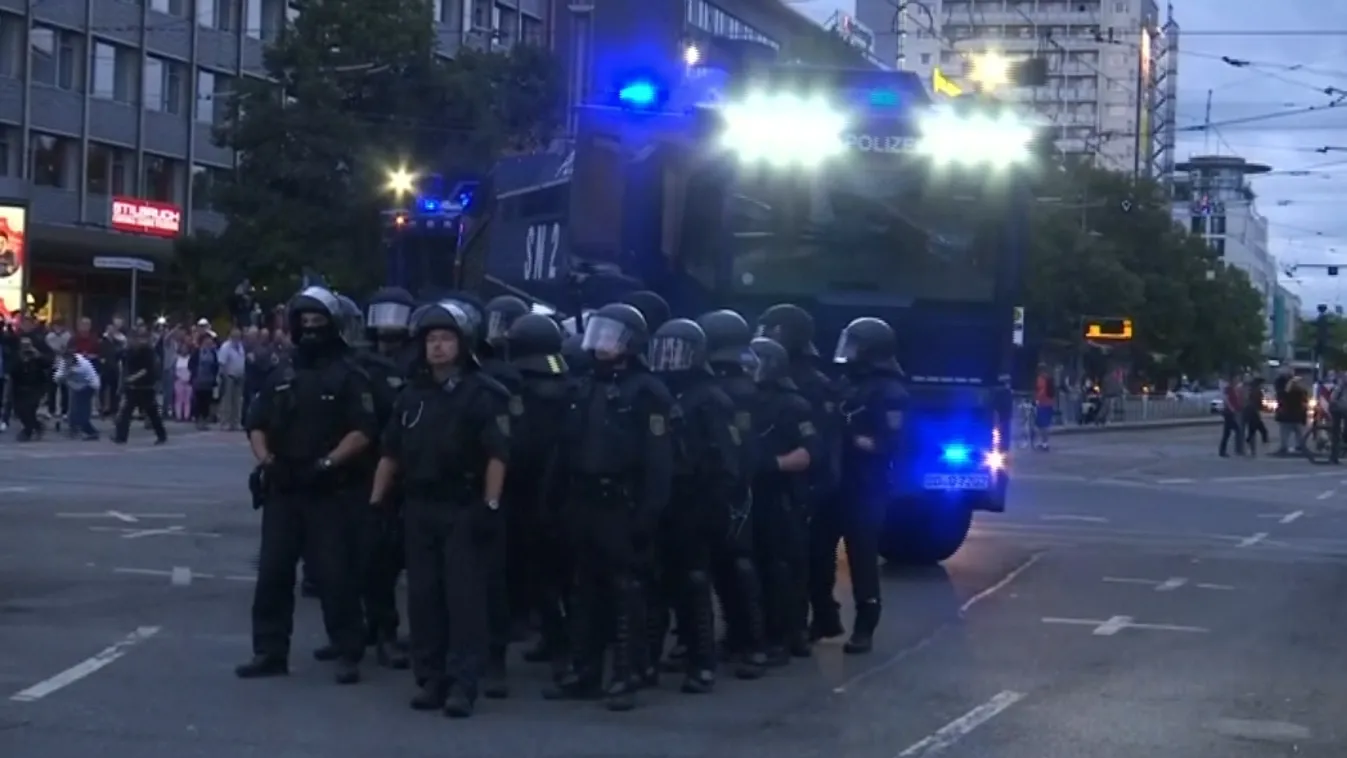 Összecsaptak a szélsőjobbos és a náciellenes tüntetők