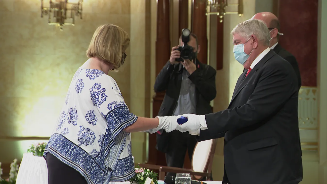 Átadták a köznevelési díjakat