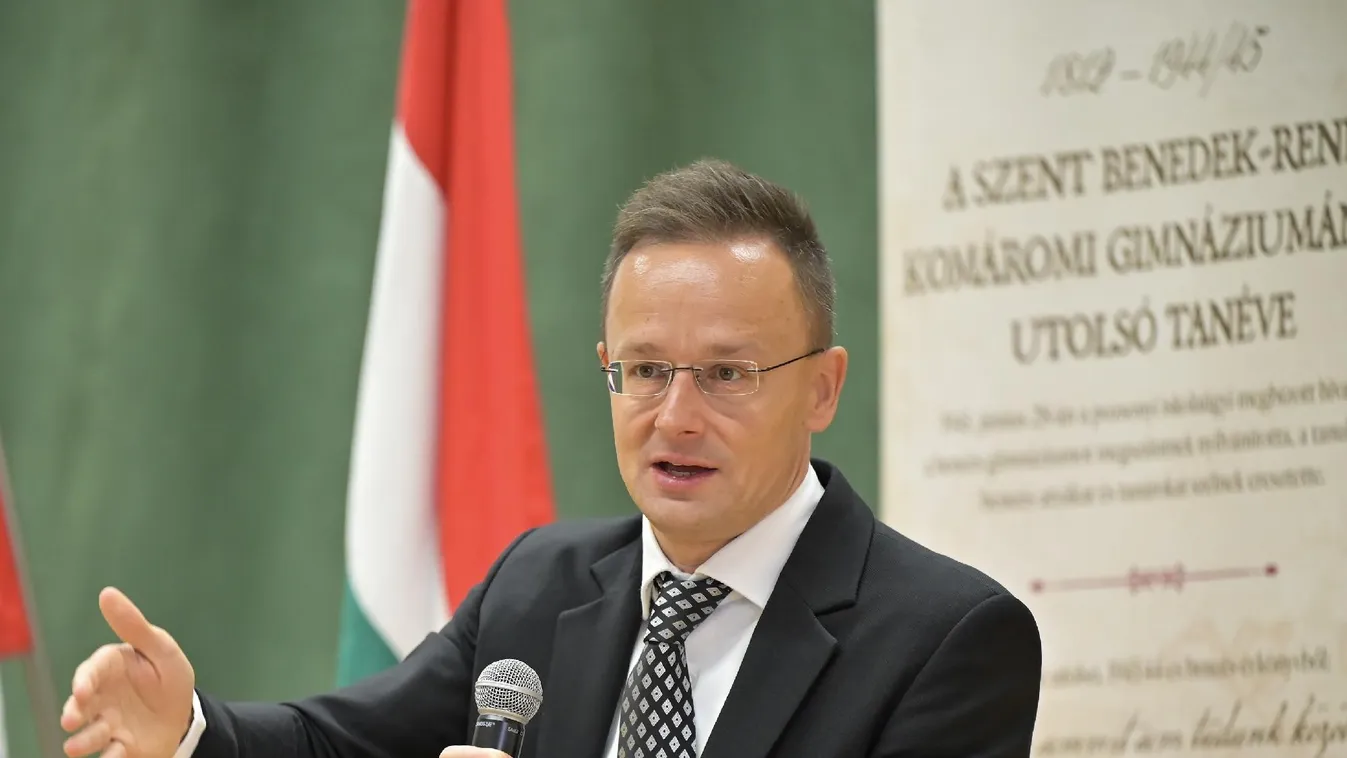 Komárom-Esztergom vármegye gazdasági jelentőségét is méltatta Szijjártó Péter a helyi lapnak adott interjúban