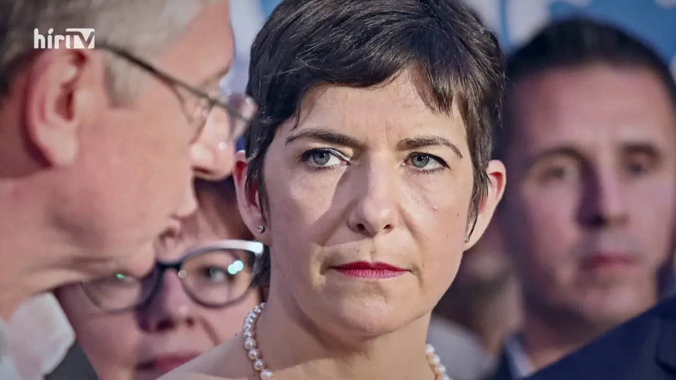 Külön ünnepel a DK március 15-én