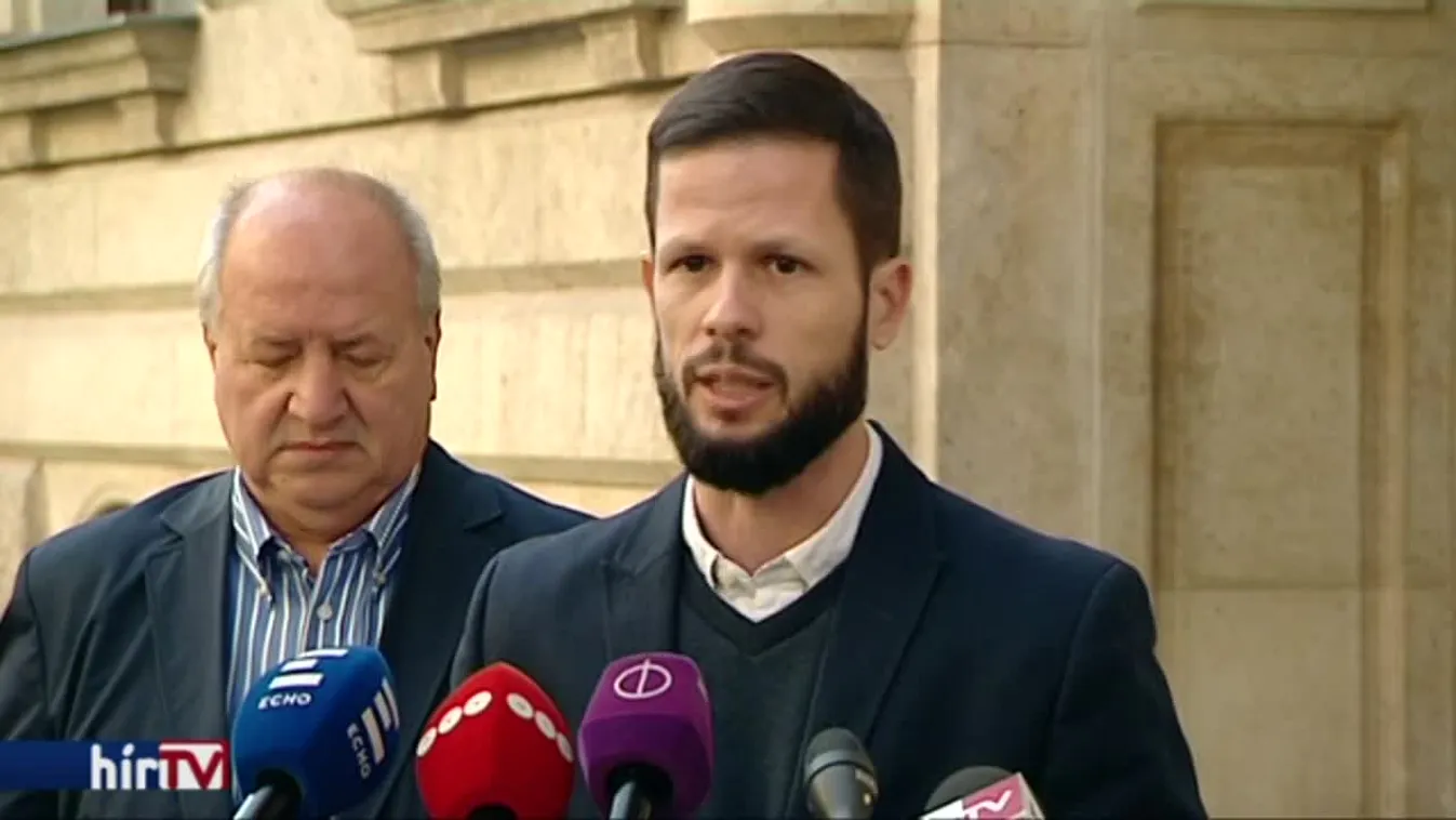 Benyújtották az állami vezetők egészségügyi ellátásáról szóló népszavazási kérdéseket