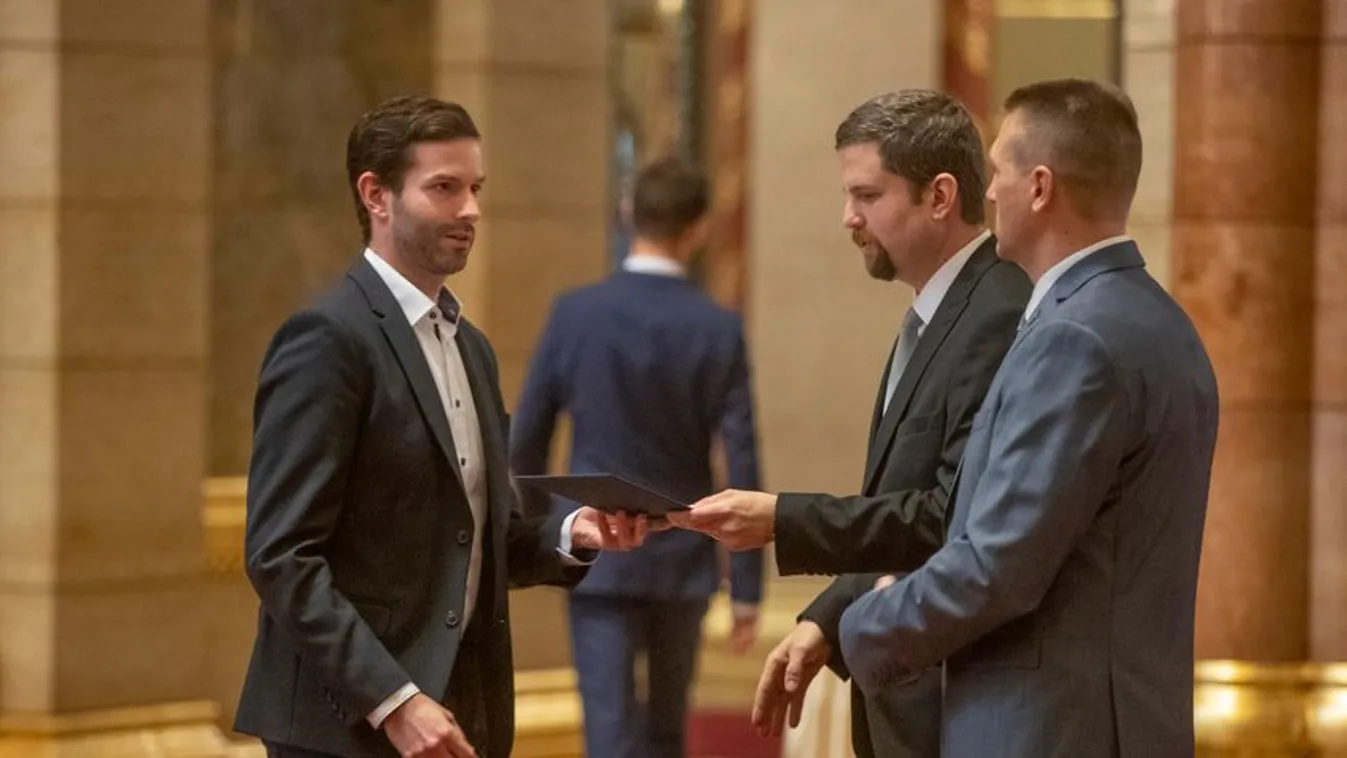 Elbukott a Hadházy-modell