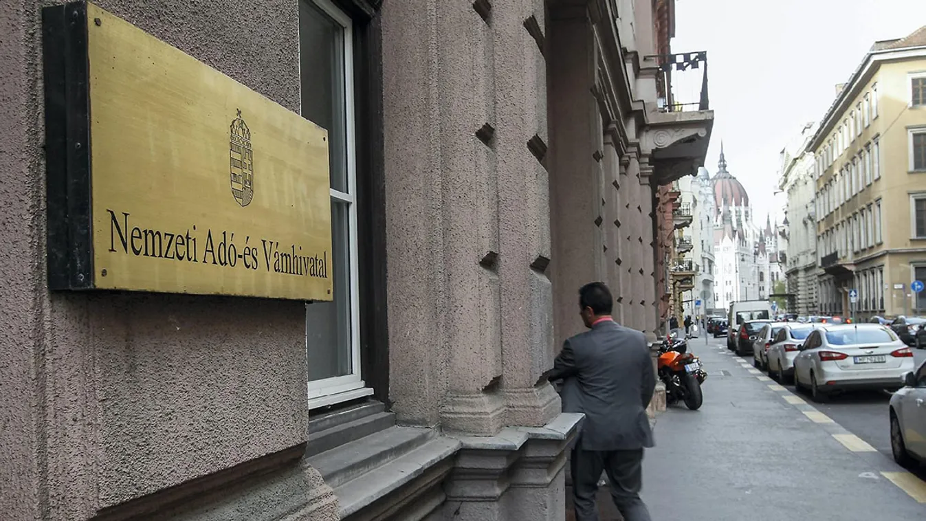 Fiktív számlákat kiállító bűnszervezetet számoltak fel