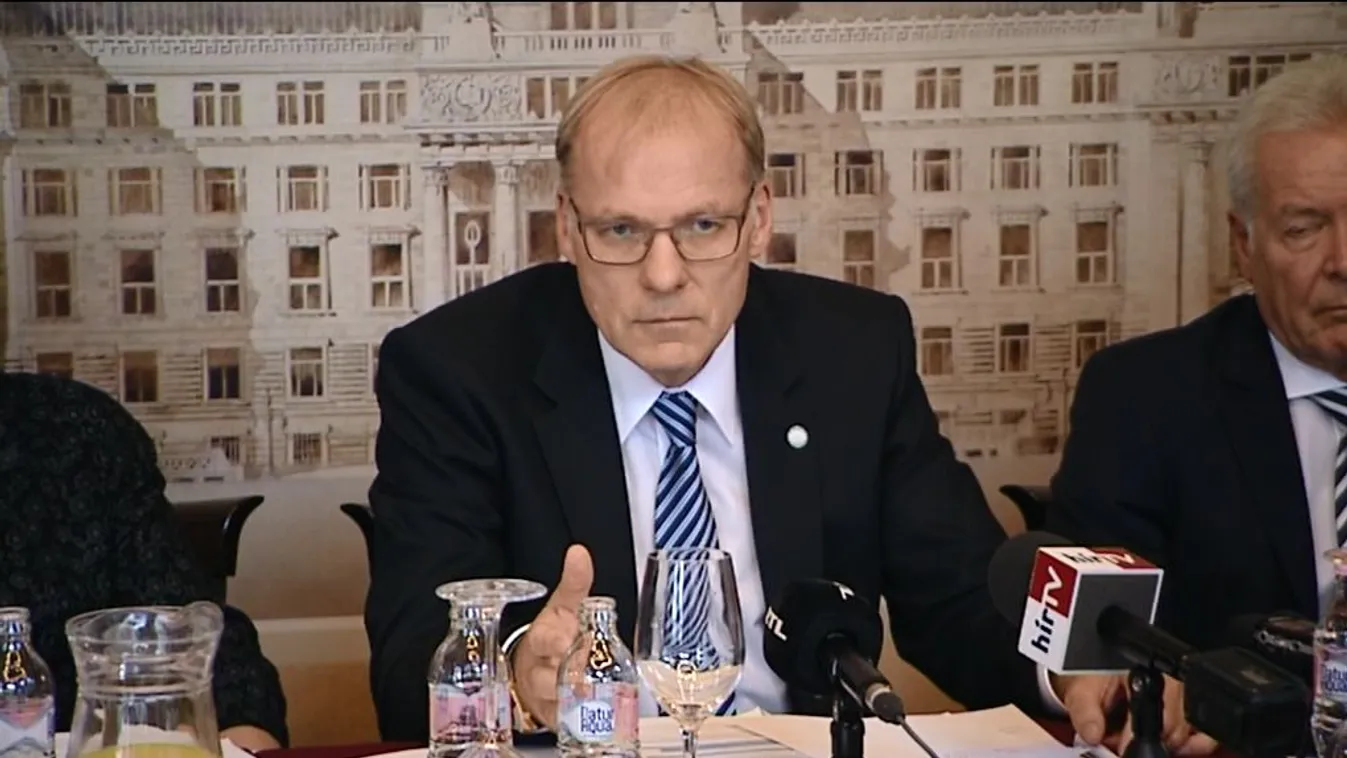 Orbánnak és Handónak is visszaszólt a Kúria elnöke
