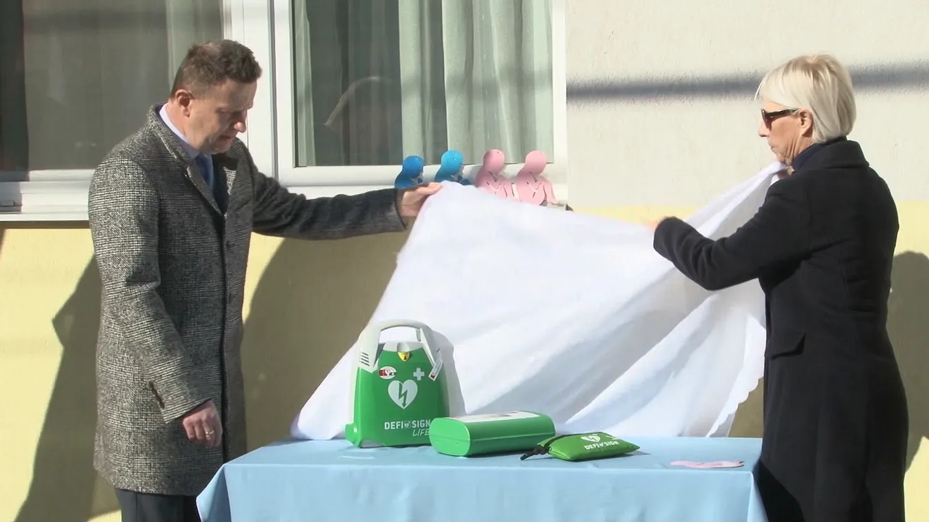 Defibrillátort szerzett be Arnót