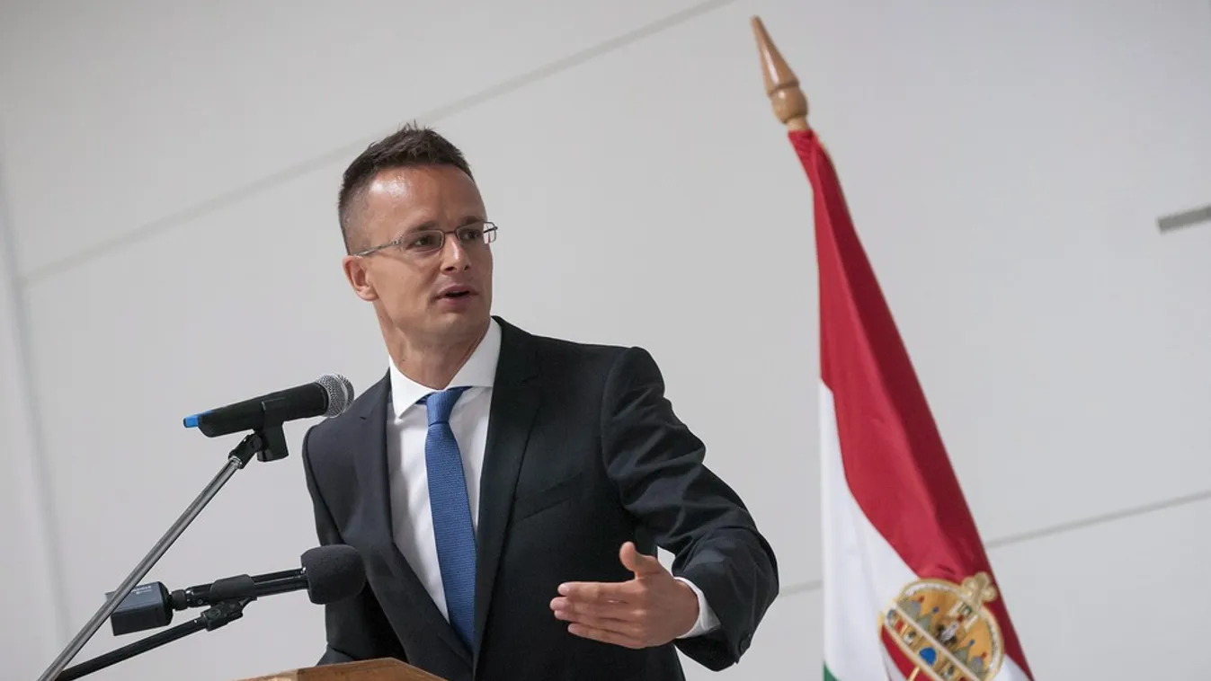 Szijjártó: A modern autóipari beruházások a gazdaság fejlődésének kulcsai