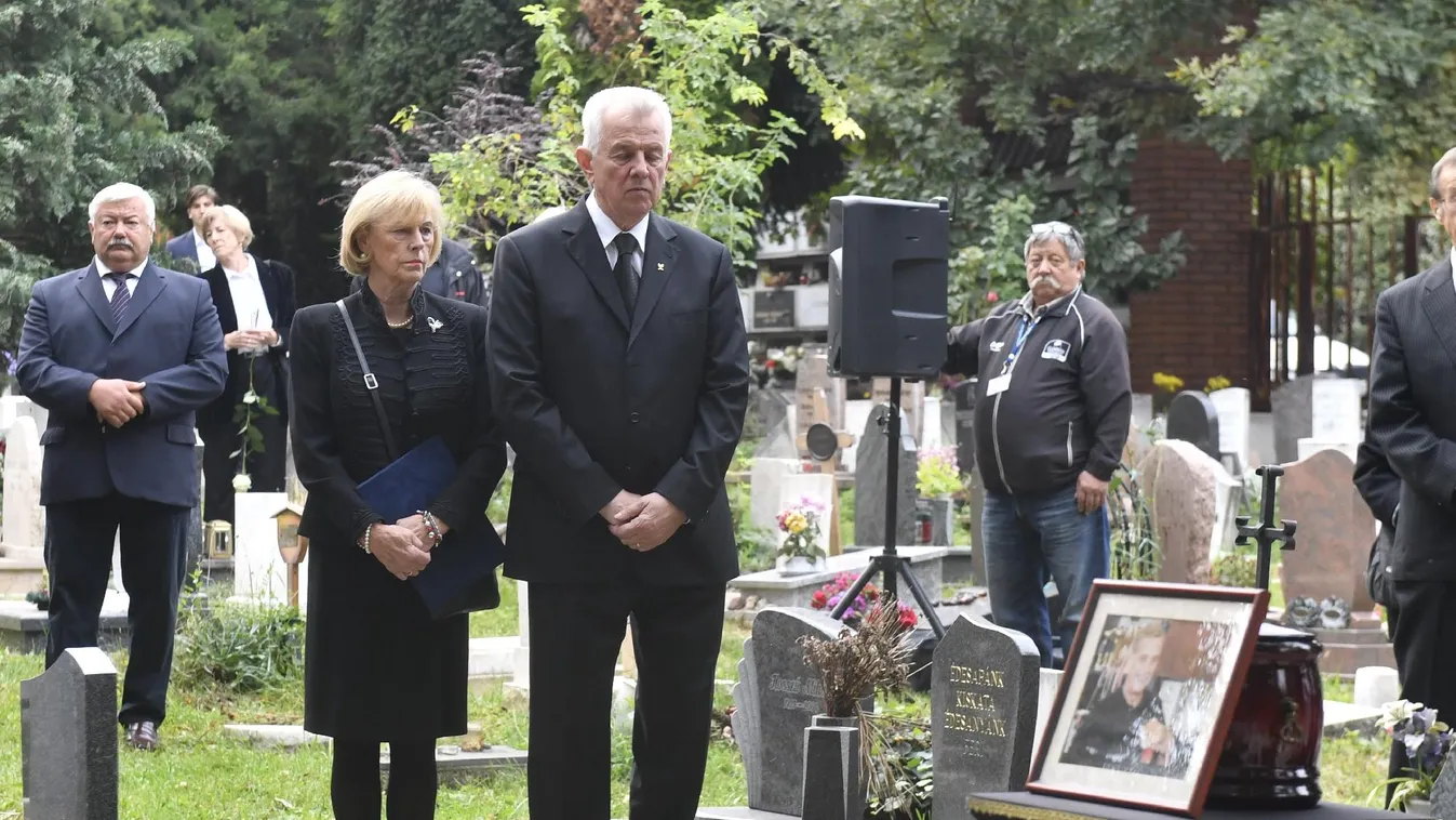 Végső nyugalomra helyezték Kulcsár Győzőt