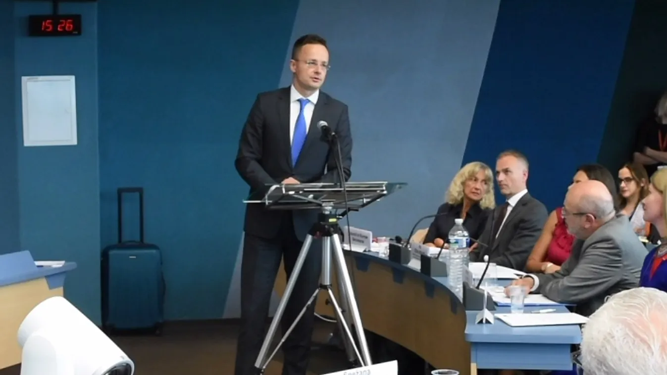 A velencei bizottság kéri, még ne szavazzanak a Stop Sorosról