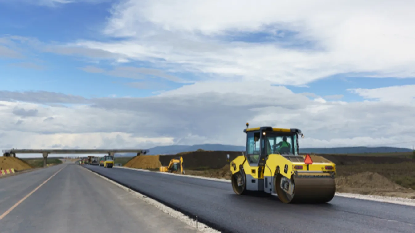 Több mint ezer kilométernyi útszakasz újulhat meg idén