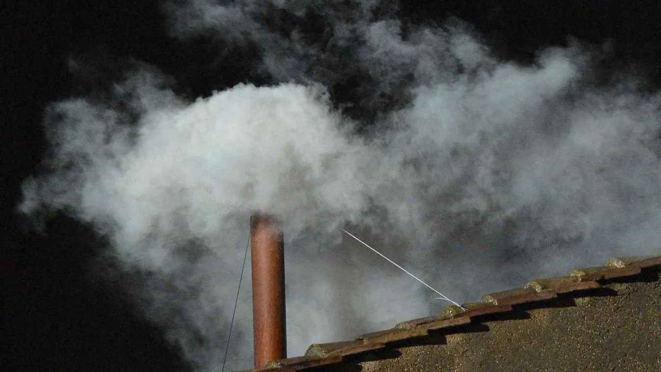 Ekkor száll fel az első füst a Vatikánból