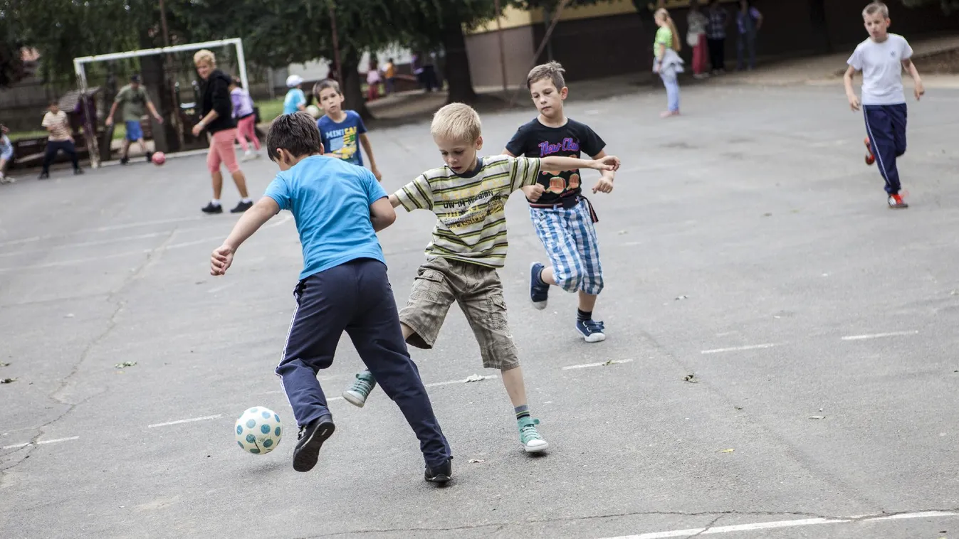 Lövöldözés, verekedés - Reggeli járat