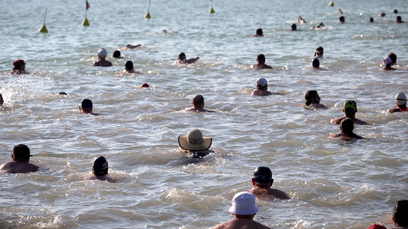 Az időjárás keresztbe tett a Balaton-átúszásnak