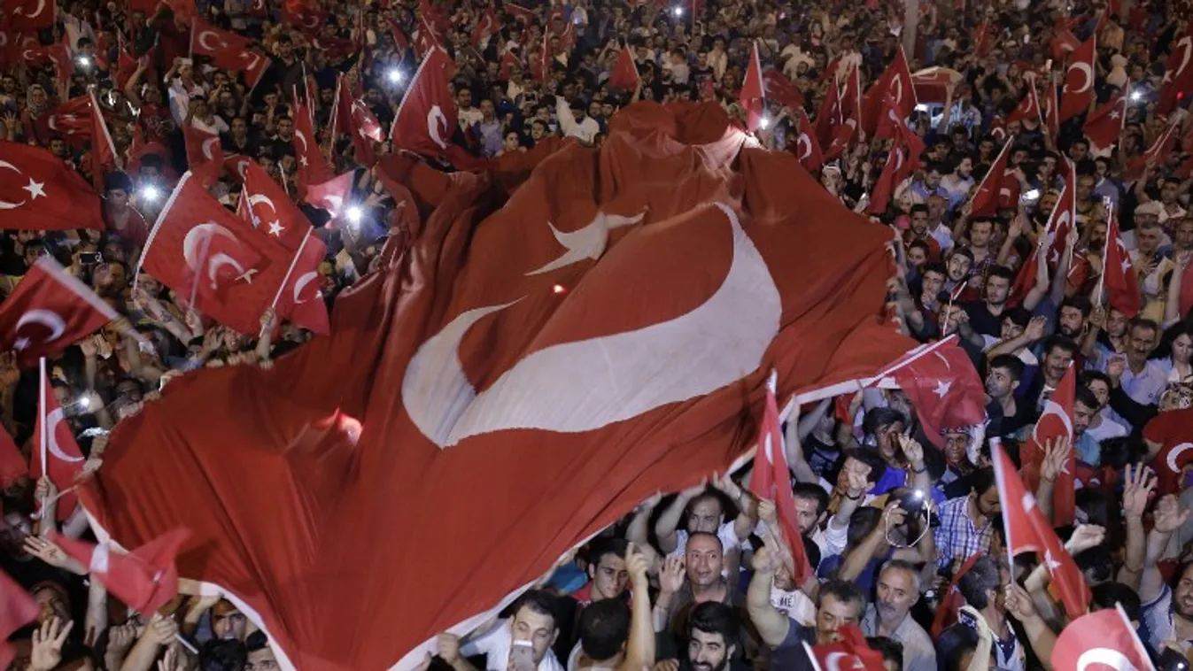 Ezrek lepték el az utcákat kivégzéseket követelve