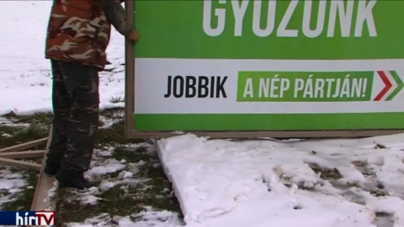Nem volt jogellenes a Jobbik kaposvári mobil plakátjainak lebontása