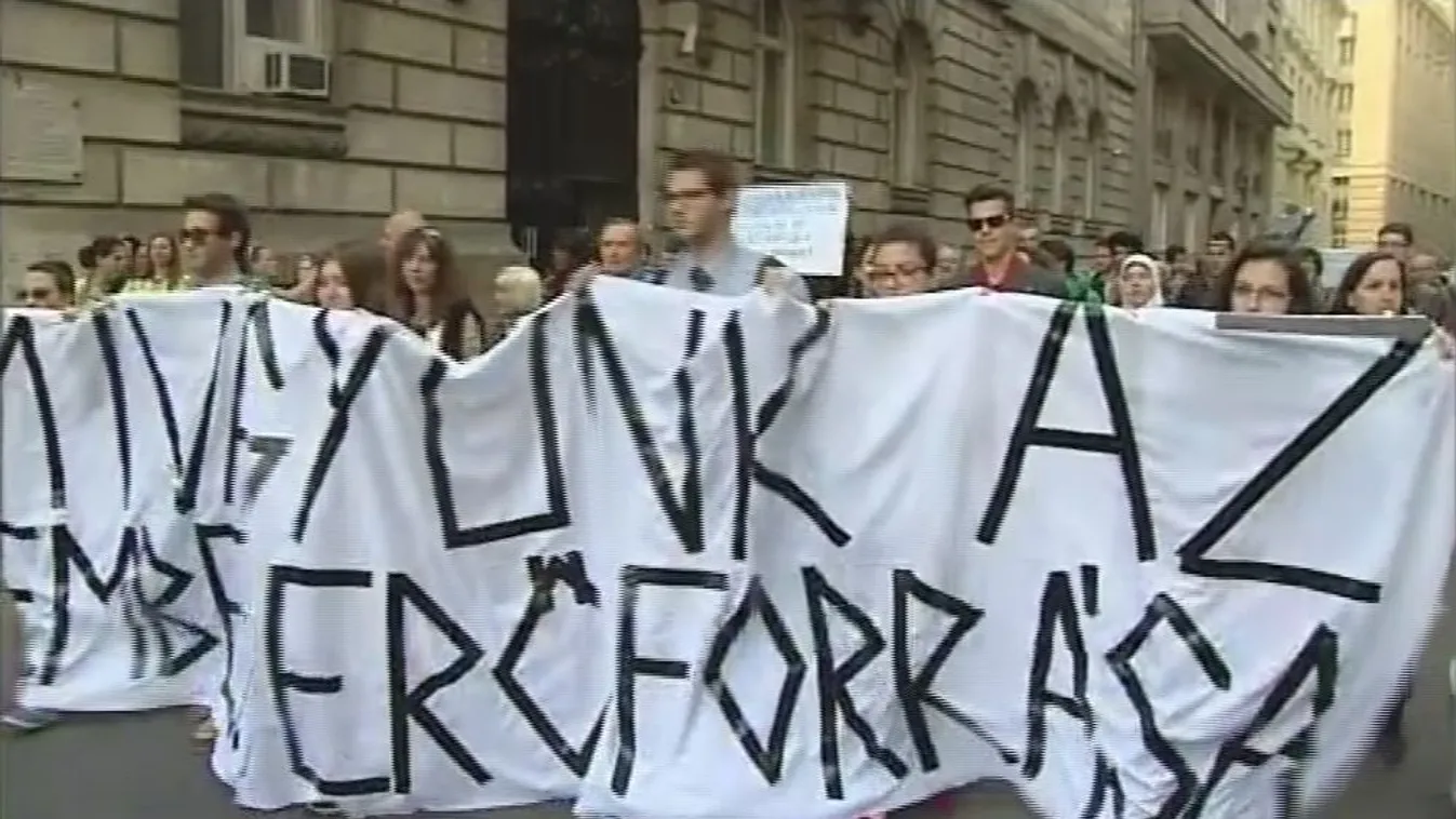 Több ezren vonulhatnak utcára a közoktatás siralmas állapota miatt