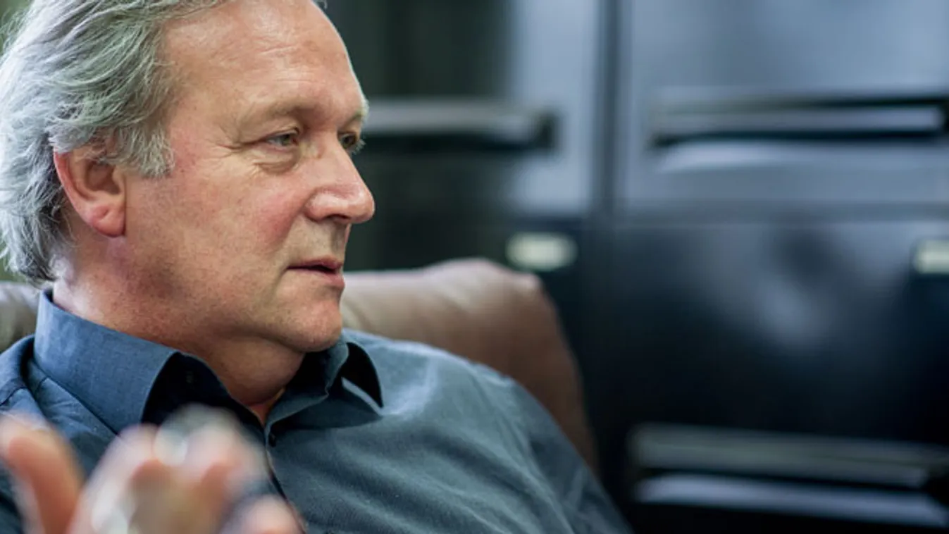 Einstand – Egyenesen