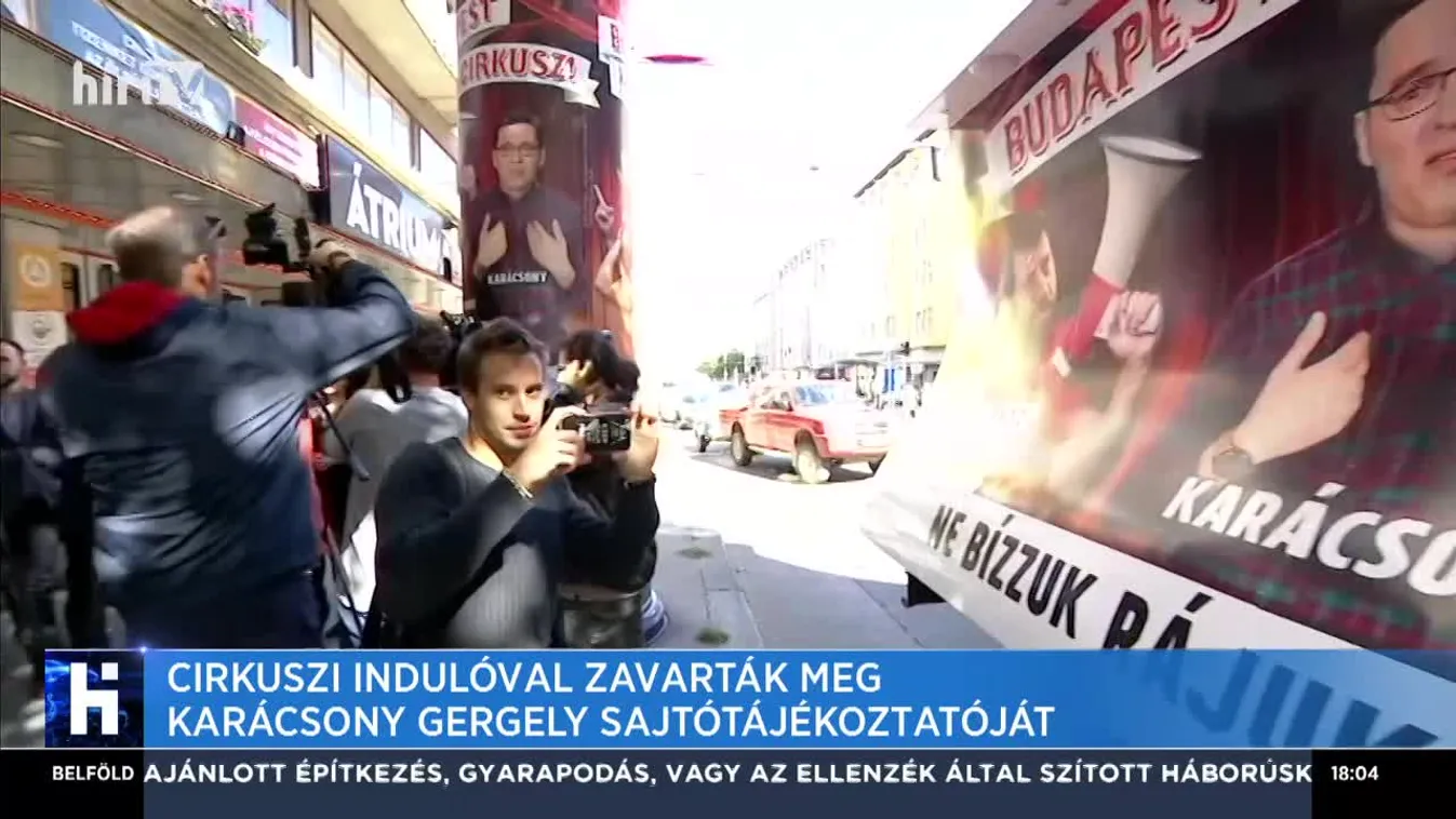 Cirkuszi indulóval zavarták meg Karácsony Gergely sajtótájékoztatóját