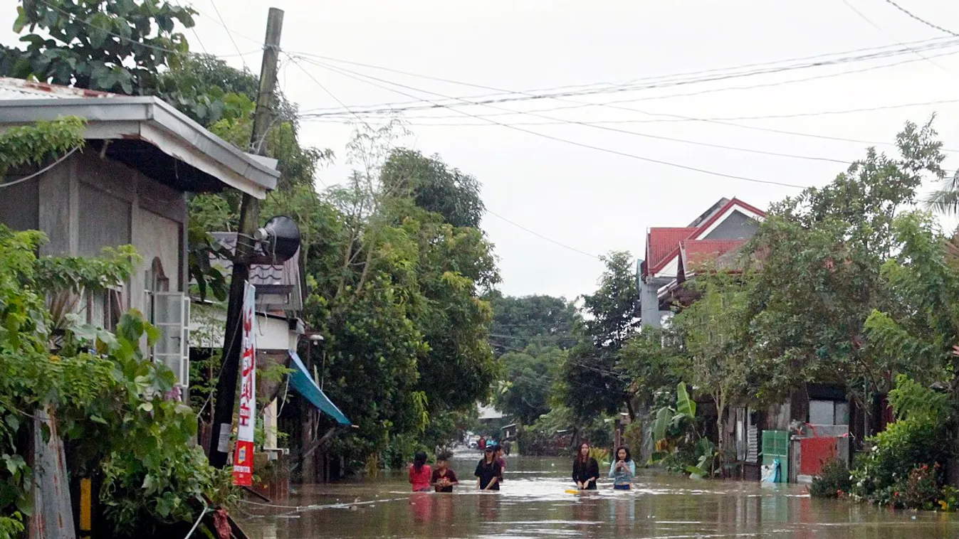 Többtucatnyi áldozata van az áradásoknak és földcsuszamlásoknak