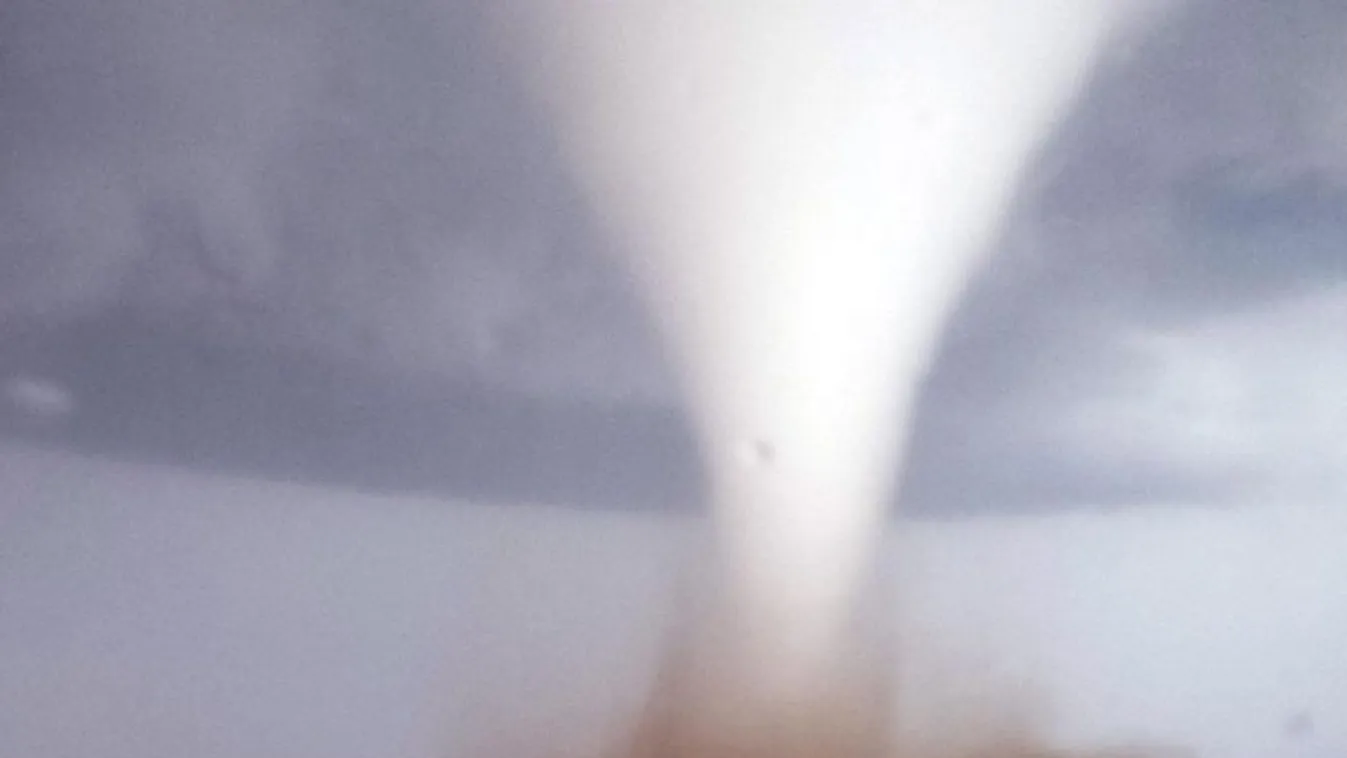 11 áldozata van a tornádónak