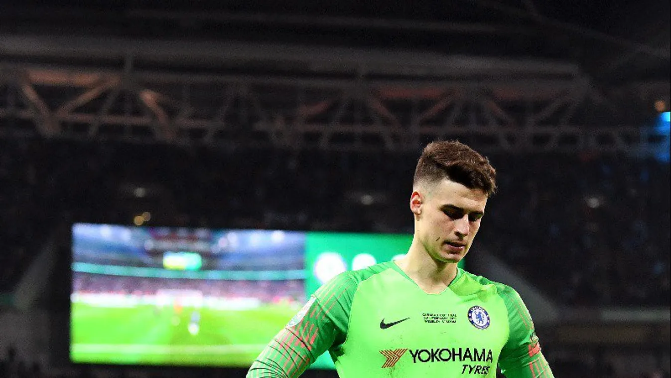 Egyheti bérére büntették a lecserélését megtagadó Chelsea-kapust